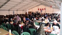 Başkan Sayan, orucunu iftar çadırında açtı