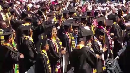 ملياردير يسدد كامل ديون طلاب جامعة أميركية