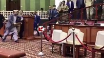 Meclis'te tansiyon yükseldi, milletvekili bıçak çekti