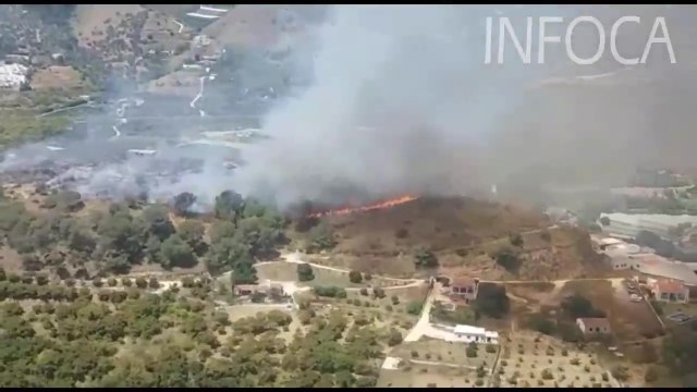 Incendio forestal en el paraje Cerro de los Cancharrales