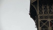 La Tour Eiffel évacuée cet après-midi en raison d'une personne en train d'escalader le monument - L'homme, âgé d'une quarantaine d'années, a été interpellé