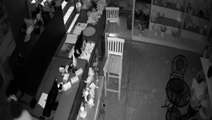 Câmera de segurança flagra ação criminosa em loja no Centro