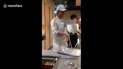 Cool noodle-pulling performance in newly open hotpot chain in London