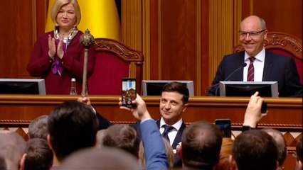 TV comedian Zelensky sworn in as President of Ukraine