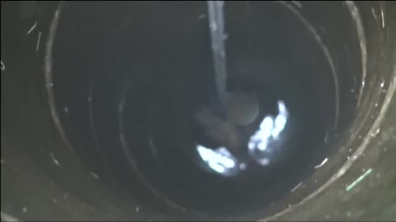 Una niña cae a un pozo de 10 metros de profundidad en China