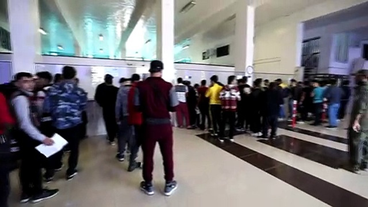 Displaced Syrian families in Turkey cross over to Syria for Eid al-Fitr