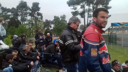 GP de France moto, la foule patiente au freinage du Chemin aux boeufs, 19 mai 2019, Le Mans, 13h38