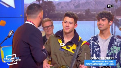 "You are excellent", Cyril Hanouna tente de parler anglais avec les Jonas Brothers