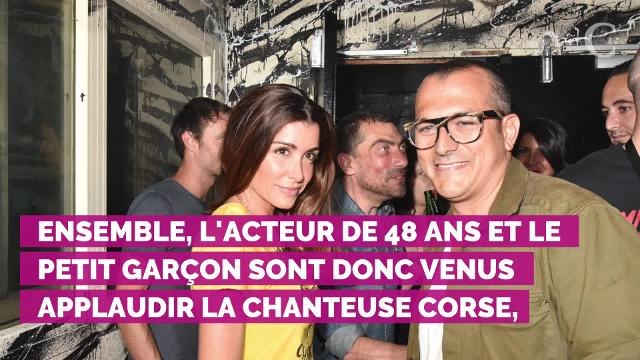 Jenifer Bartoli applaudie sur scène par son ex Thierry Neuvic et son fils Joseph lors de son concert