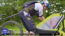 [투데이 영상] 묘기 자전거 고수에게 아이를 맡기면?
