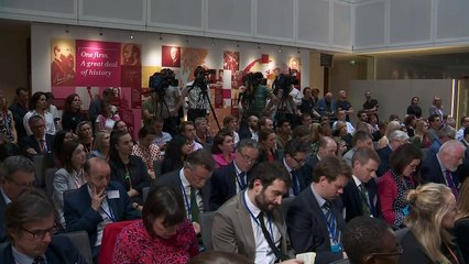 Theresa May promises MPs vote on second Brexit referendum