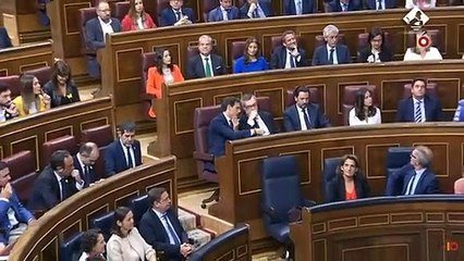 Los golpistas se sientan en los escaños justo detrás del Gobierno