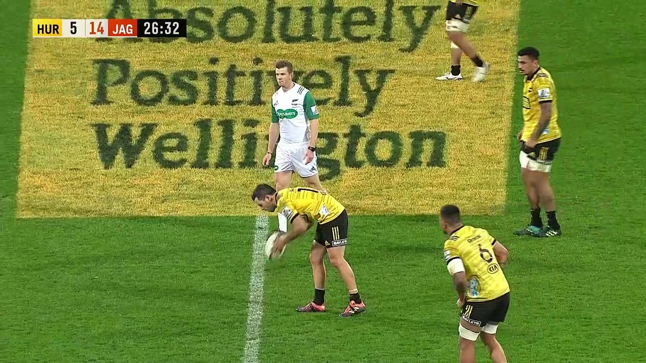 Cette feinte de passe dégueulasse d'Ardie Savea a fonctionné