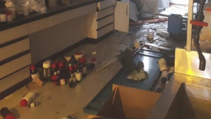 반도체 부품 제조업체 실험실서 폭발...3명 부상 / YTN