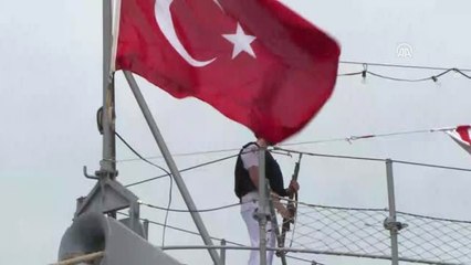 Tcg Akçakoca" ve "Tcg Yavuz" Alsancak Limanı'nda