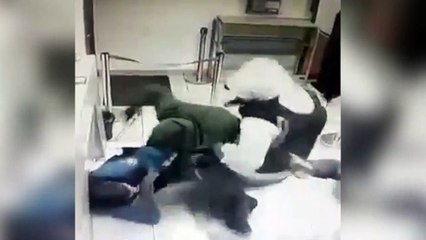 Le robaron al guardia hasta el chaleco antibalas