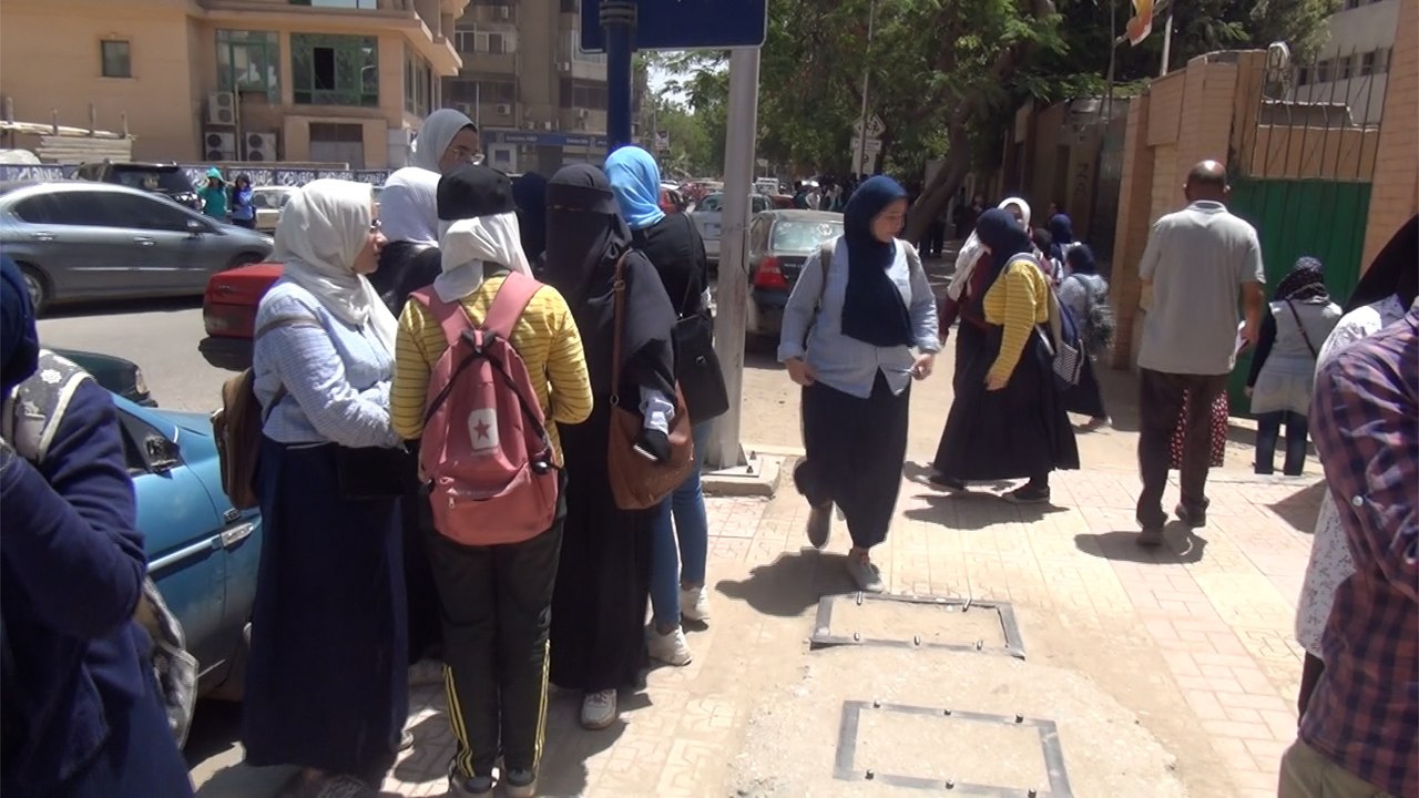 طلاب أولى ثانوي عن امتحان اللغة الثانية: سهل بس التابلت بيعطلنا