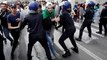 La police tire des gaz lacrymogènes sur les manifestants en Algérie [No Comment]