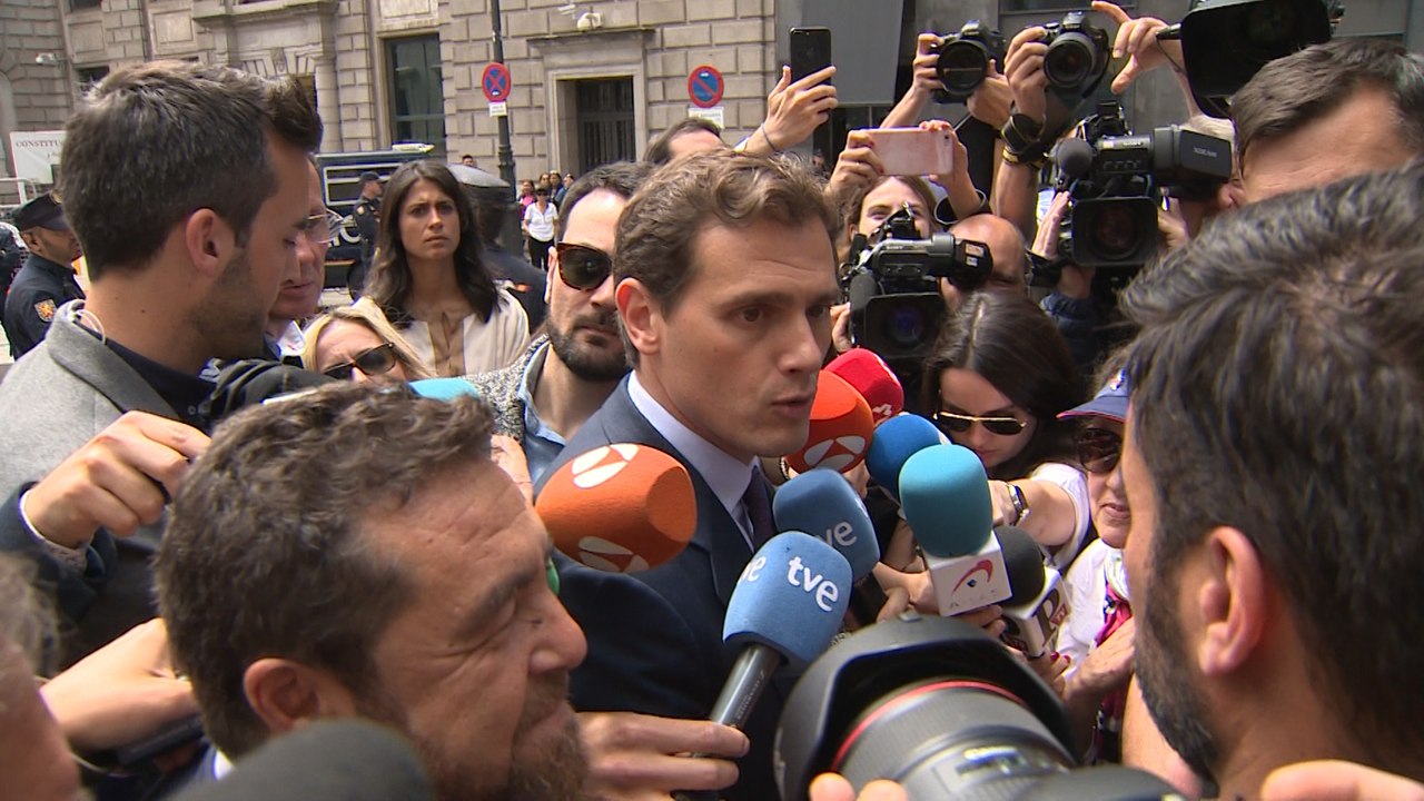 Rivera muestra su respaldo a los funcionarios de prisiones