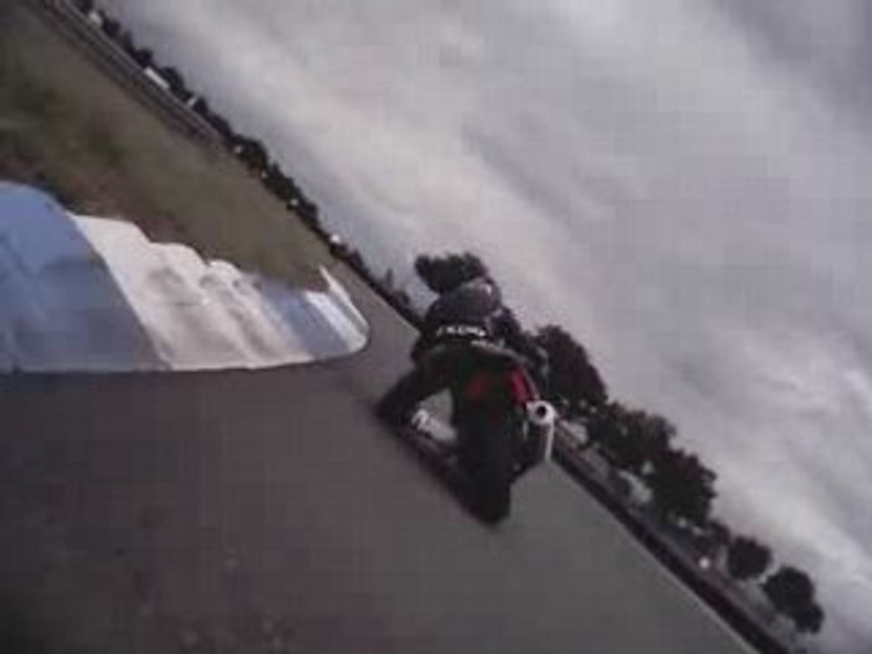 Kawasaki ZX6 circuit du val de vienne "le vigeant" compil