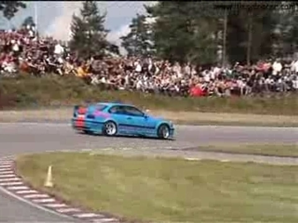 BMW M3 GTR Drifting