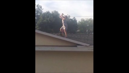 Elle fait du skate ivre sur le toit... Mauvaise idée !!!