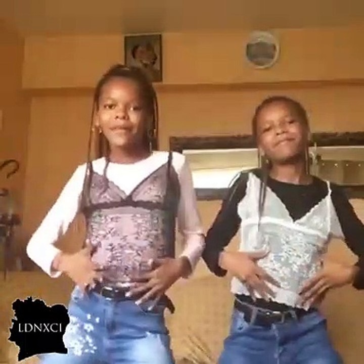 Ces deux petites vont vous faire mourir de rire. A voir absolument !