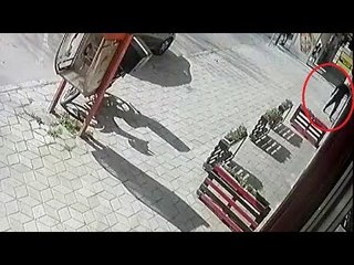 Pa Koment - Grabitja në Korçë, autori filmohet nga kamerat - VIDEO