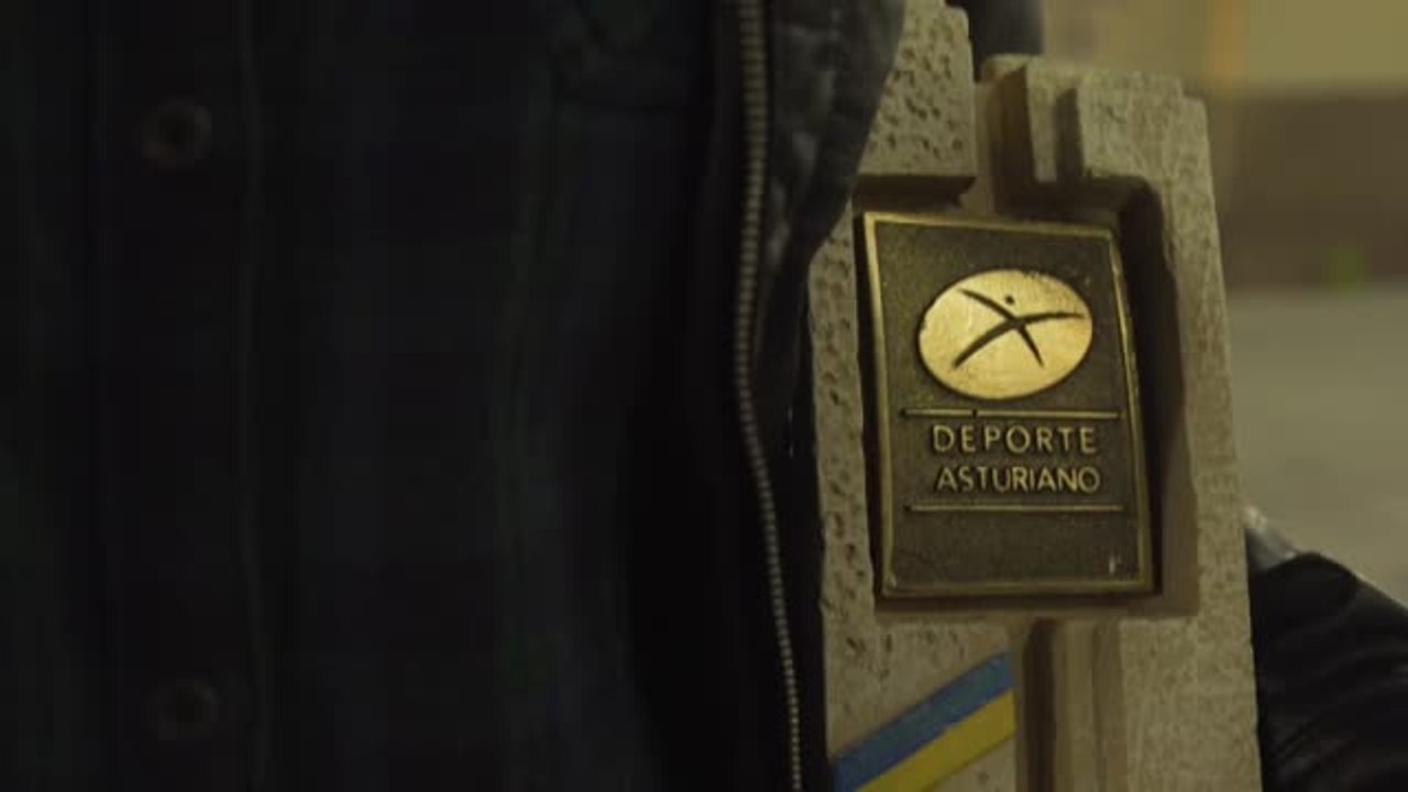 Un vibrador, una lija y una crema depilatoria para las ganadoras de squash