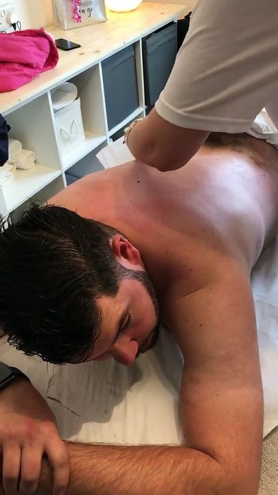Epilation à la cire, il crie à chaque poil arraché