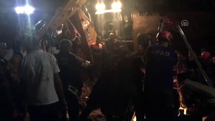 Eyüpsultan'ta bir çocuk inşaat çukuruna düştü - İSTANBUL