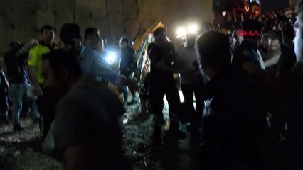 Eyüpsultan'da İnşaat Kazık Direkleri Çukuruna Düşen Çocuk Kurtarıldı