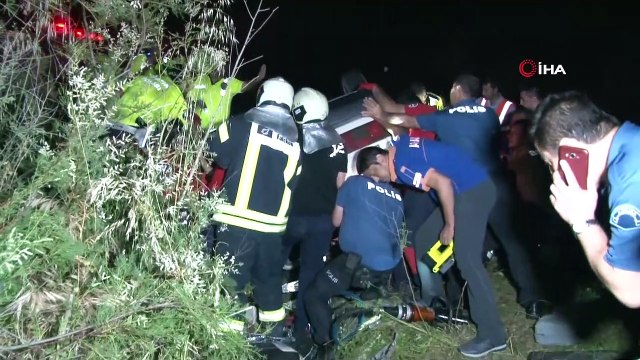 Adana’da otomobil şarampole devrildi: 2 ölü, 2 yaralı