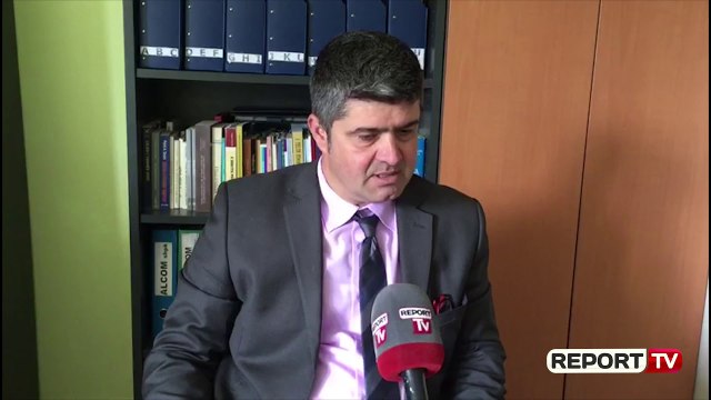 Report TV - Avokatët e Korçës solidaritet me Elbasanin, bojkot gjyqeve pas vrasjes së Gurrës