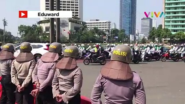 Ratusan Massa Tiba di HI Gelar Aksi Demonstrasi di Bawaslu