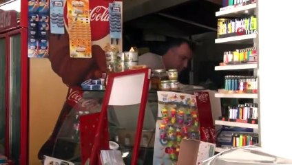 Gaz ve Freni Karıştırdı, Markete Girdi