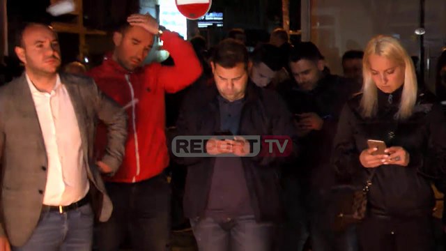 Report TV -Banorët e Unazës ndezin zjarre tek Policia e Tiranës