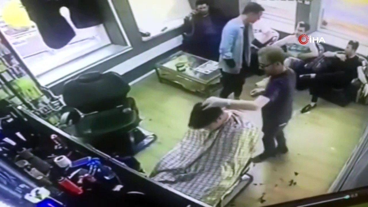 Önce tıraş oldu sonra kendisini tıraş edenin telefonunu çaldı