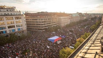 下载视频: Repubblica Ceca: opposizione chiede dimissioni di Babiš