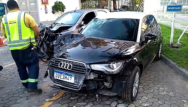 Acidente entre carros e moto mata duas pessoas na Terceira Ponte