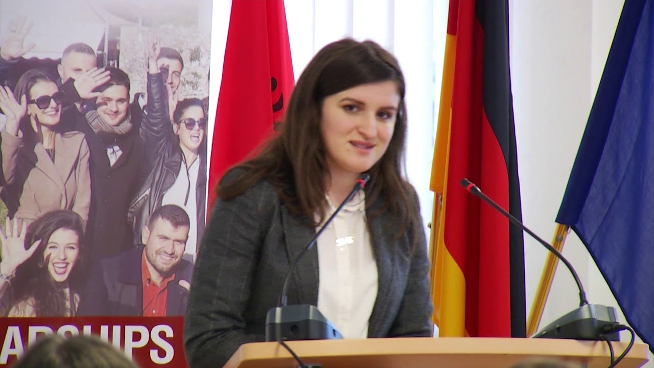 RTV Ora – University World Service, mbështetja e studentëve shqiptarë
