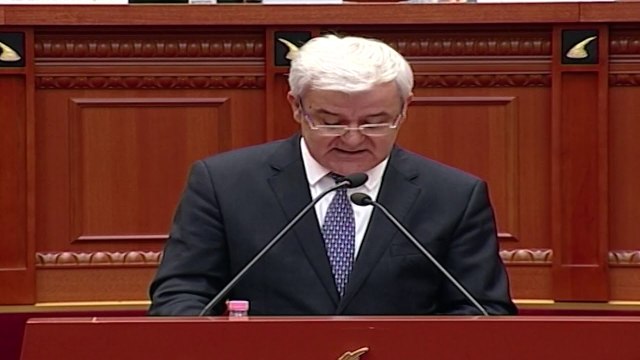 RTV Ora - Xhafaj kundër Lleshajt për ndryshimet në ligjin për vettingun në polici: Cënojnë cilësinë