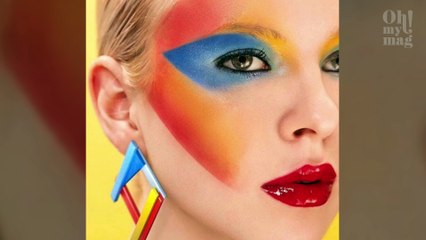 Influenciadora digital é filmada vandalizando escultura histórica e gera revolta na internet