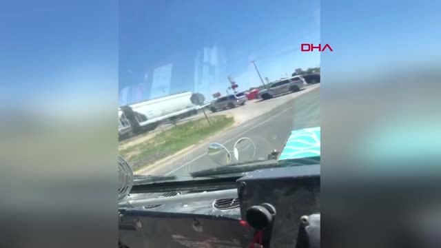 Dha Dış ? Tren, Hemzemin Geçide Giren Polis Aracına Çarptı