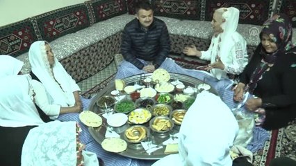 Kadın Çiftçiler, Bakan Pakdemirli'ye Maniler Söyledi