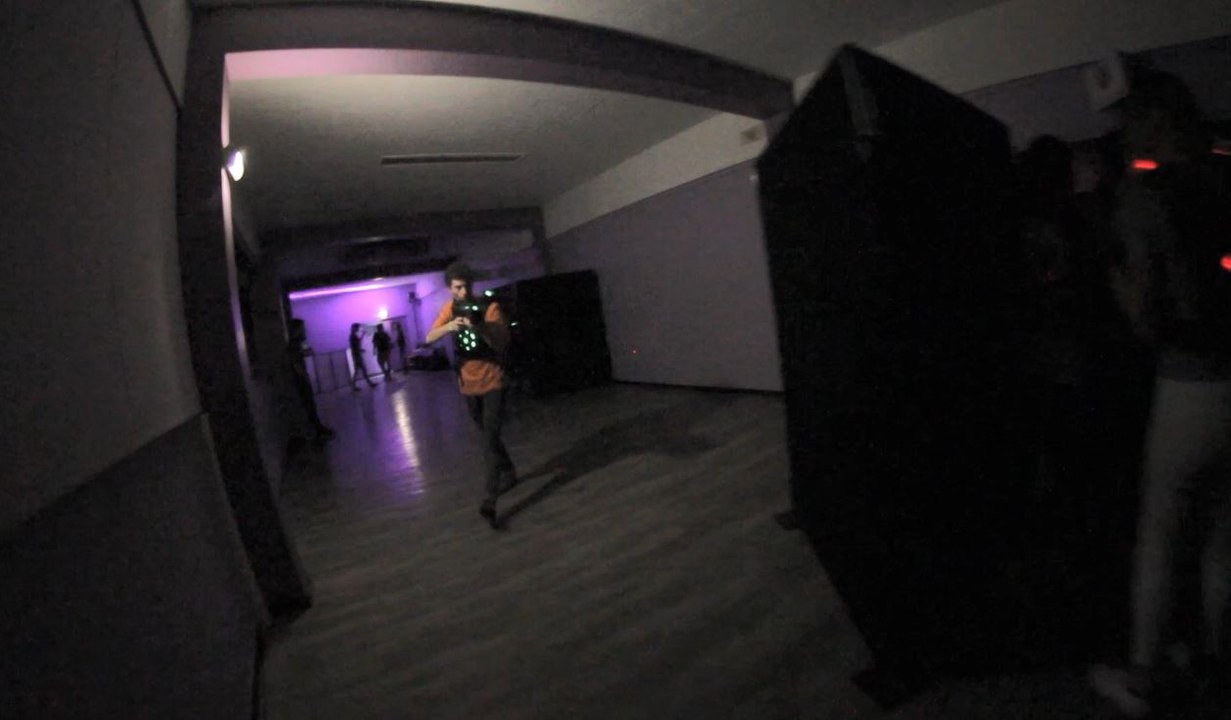 Une partie de laser game au palais des sports Jean-Michel-Geoffroy, à Dijon