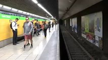 Patrullas de vecinos ahuyentan a los carteristas en el Metro de Barcelona