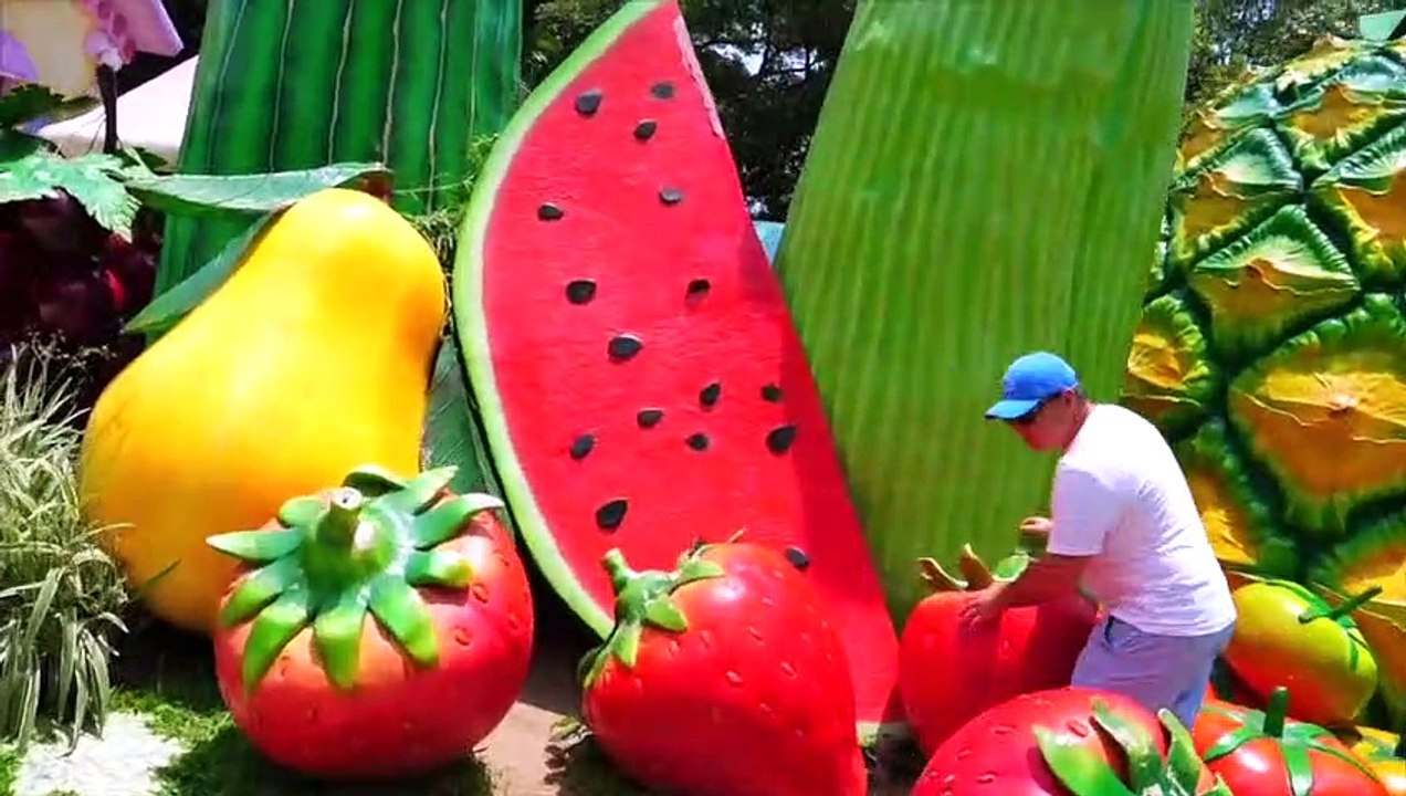 Nastya et papa de faire semblant de jouer dans le parc, jouer fun vidéos de famille pour les enfants