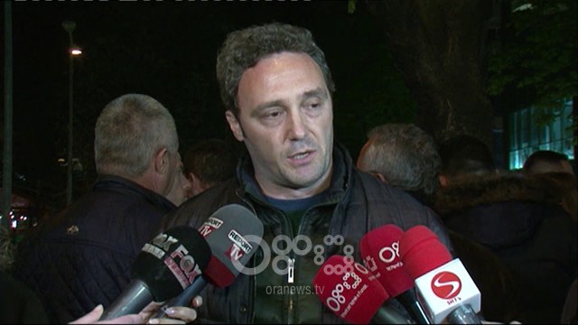 RTV Ora – Protesta e opozitës, 7 arrestohen, shoqërohen 30 të tjerë