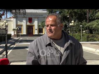 RTV Ora - Në protestë për kempin, 55-vjeçari invalid u tërhoq zvarrë nga policia